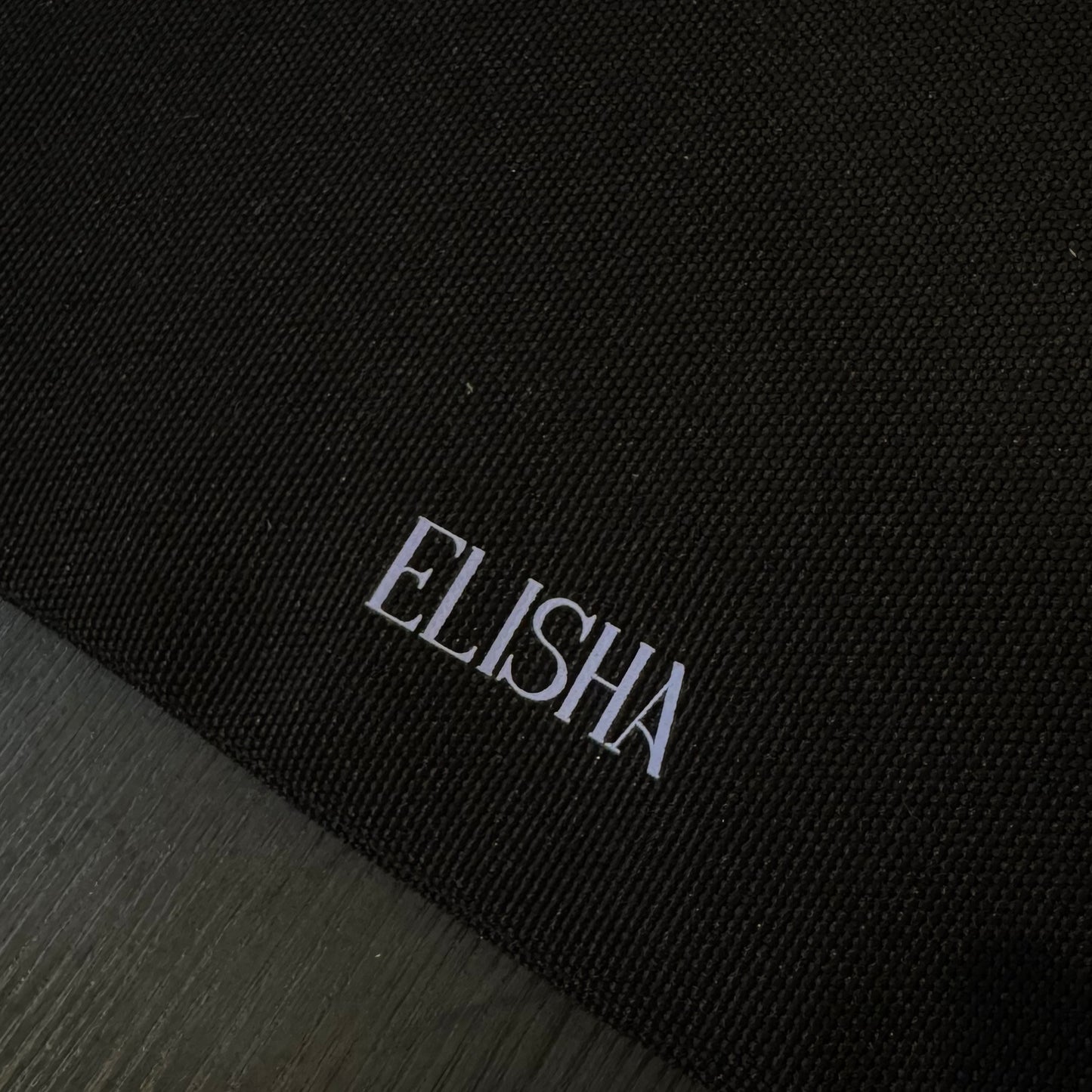 La pochette Elisha